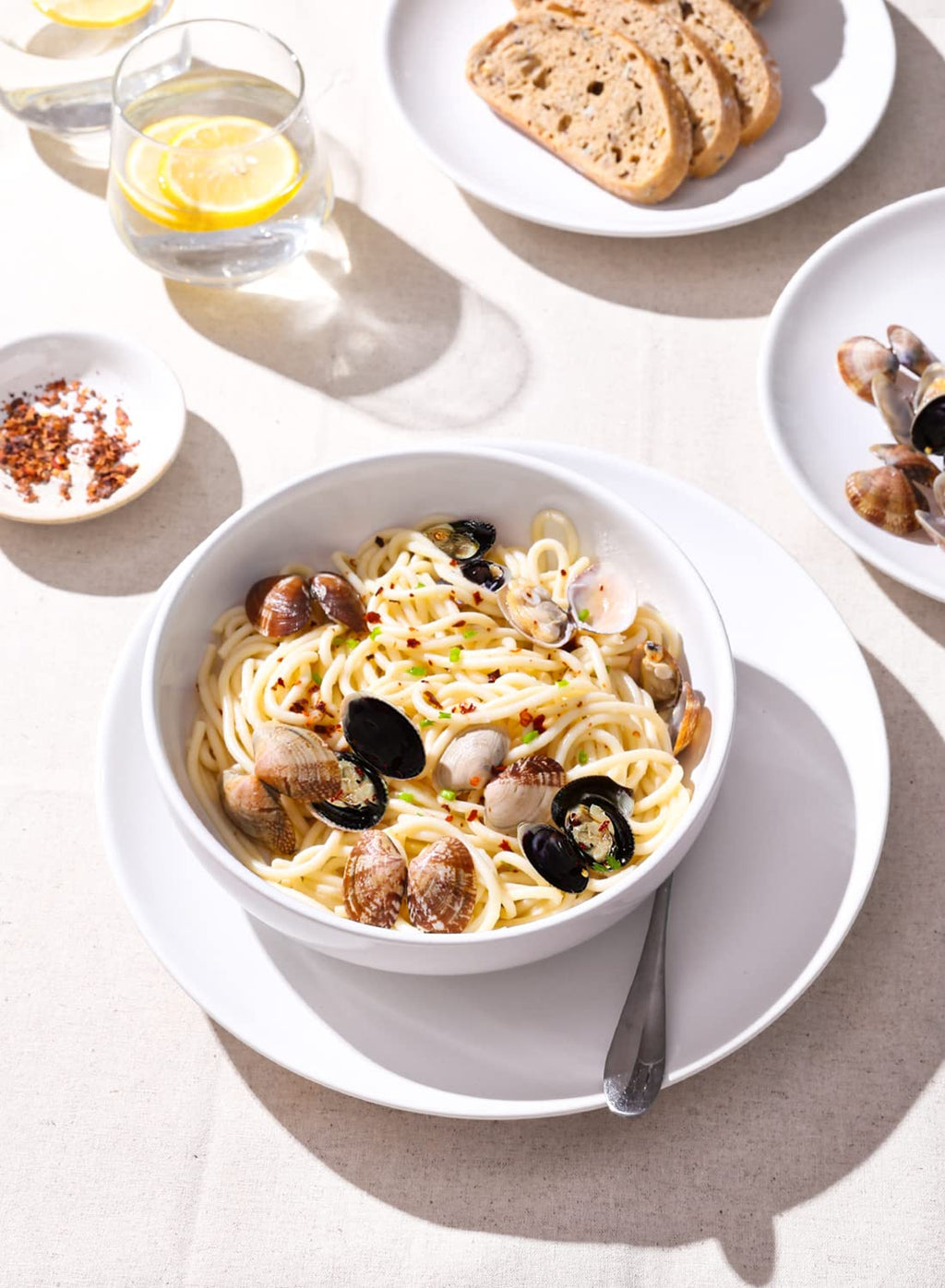 45 oz White Pasta Bowls Set of 4 V194